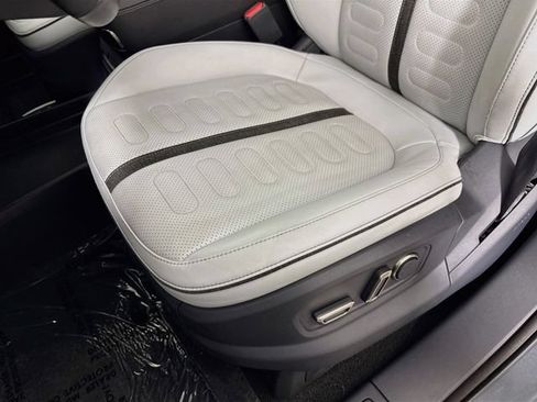 Used 2022 Rivian R1T Adventure AWD/4WD image 18