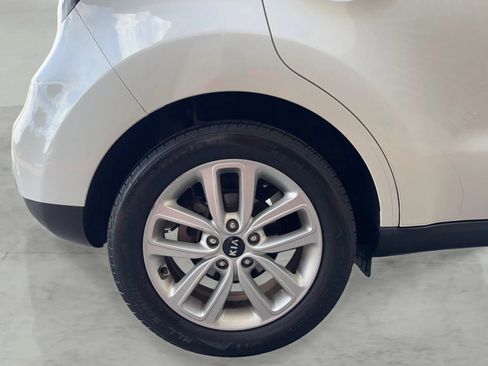 Used 2019 Kia Soul + FWD image 38