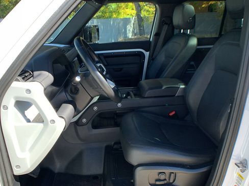 Used 2024 Land Rover Defender 110 S image 12