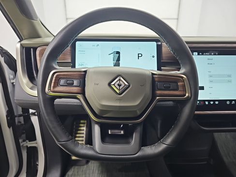 Used 2024 Rivian R1S Adventure image 28