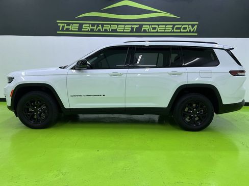 Used 2024 Jeep Grand Cherokee L Laredo AWD/4WD image 6