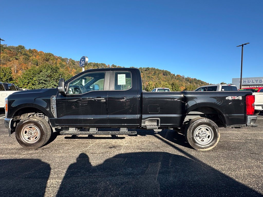 Used 2026 Ford F250 XL w/ XL Chrome Package AWD/4WD image 2