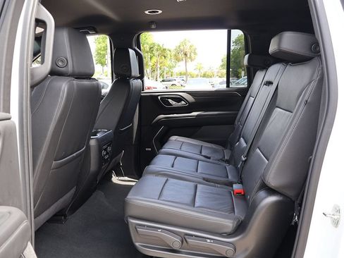 Used 2024 Chevrolet Suburban LT AWD/4WD image 35