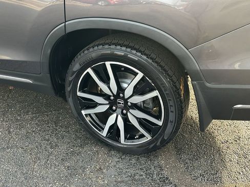 Used 2019 Honda Pilot Touring image 9