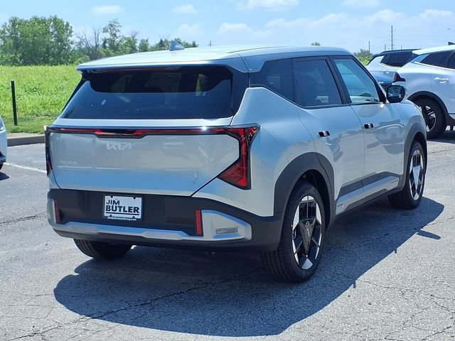 New 2027 Kia Seltos S FWD image 2
