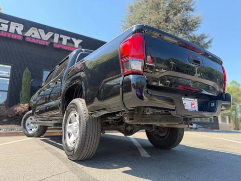 Used 2018 Toyota Tacoma SR image 19