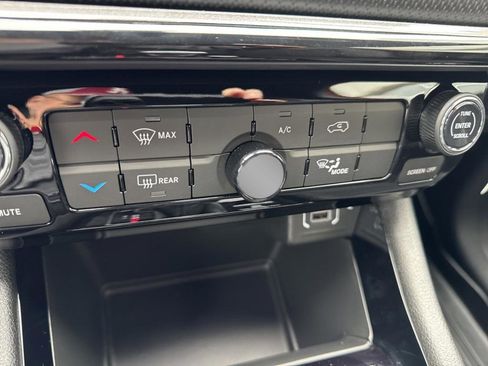 New 2026 Jeep Compass Latitude image 14