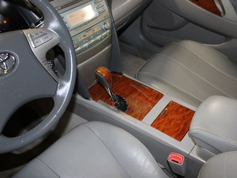 Used 2008 Toyota Camry XLE FWD image 15