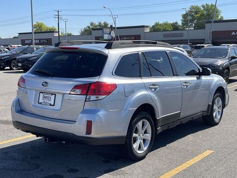 Used 2013 Subaru Outback 2.5i Premium w/ All-Weather Pkg AWD/4WD image 9