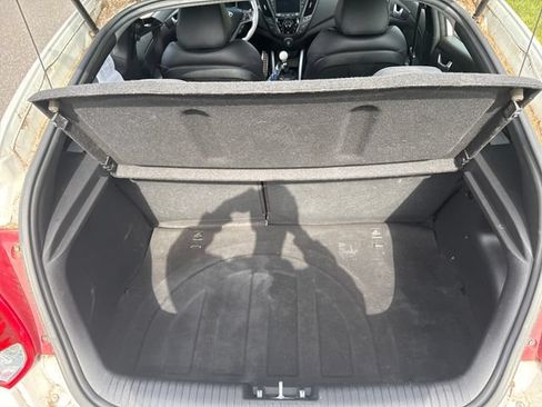 Used 2015 Hyundai Veloster Turbo FWD image 18