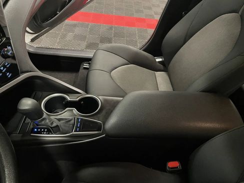 Used 2024 Toyota Camry LE image 30