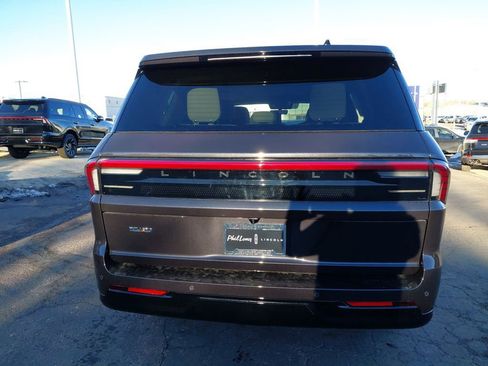 New 2025 Lincoln Navigator Reserve image 7