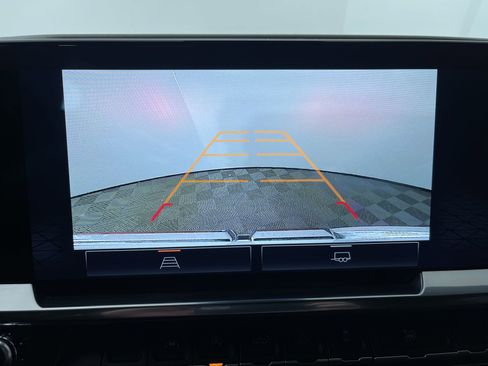 Used 2024 GMC Sierra 1500 SLE image 19