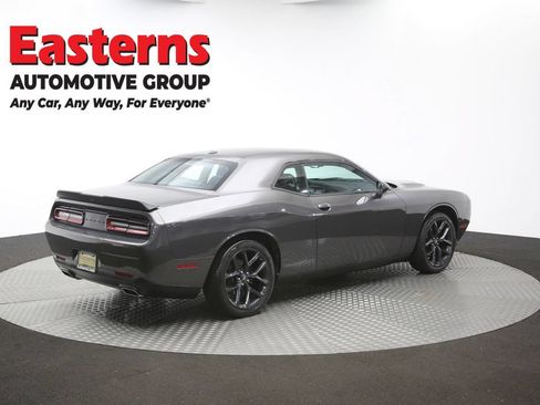 Used 2022 Dodge Challenger SXT w/ Driver Convenience Group RWD image 39