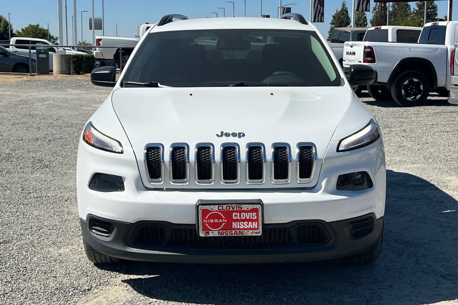 Used 2016 Jeep Cherokee Sport FWD image 11