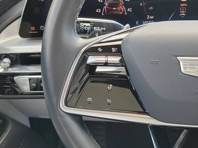 Certified 2024 Cadillac Lyriq Luxury AWD/4WD image 11