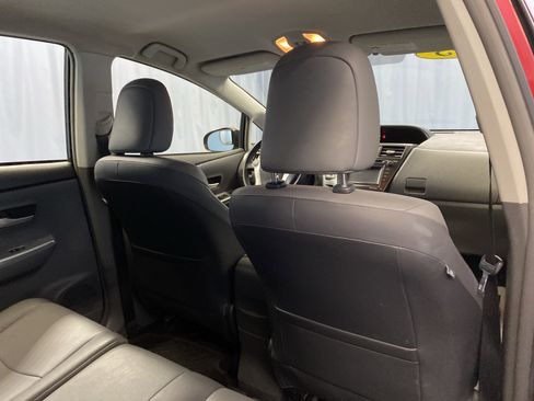 Used 2013 Toyota Prius V image 36