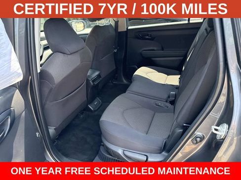 Used 2023 Toyota Highlander LE AWD/4WD image 16