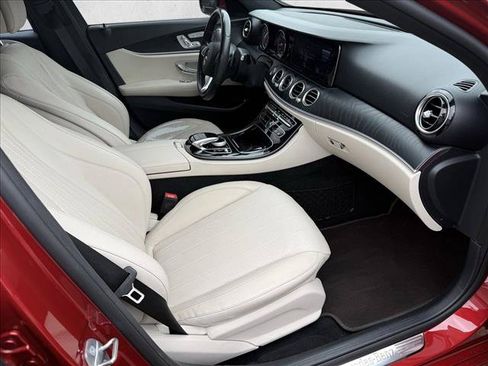 Used 2017 Mercedes-Benz E 300 image 18