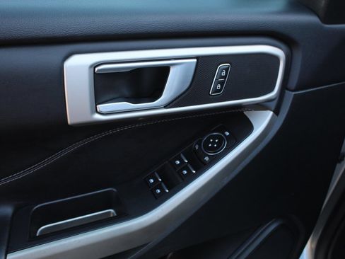 Used 2023 Ford Explorer XLT w/ Equipment Group 202A image 27