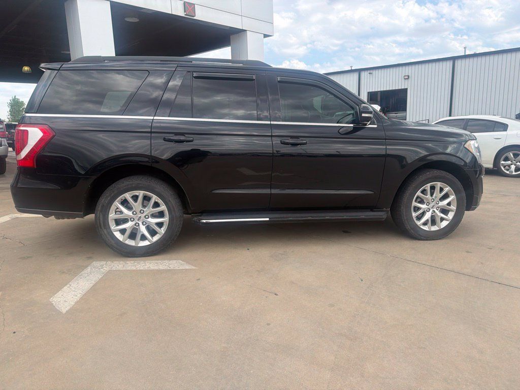 Used 2020 Ford Expedition XLT w/ Equipment Group 202A AWD/4WD image 2