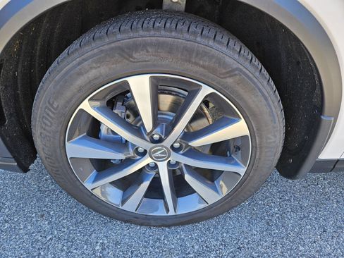 Used 2025 Acura MDX FWD w/ Technology Package image 4