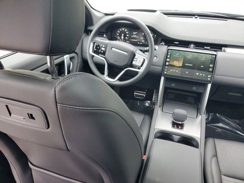 Used 2025 Land Rover Discovery Sport Dynamic SE image 17