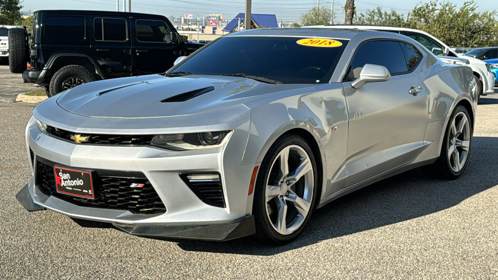 Used 2018 Chevrolet Camaro SS RWD image 3