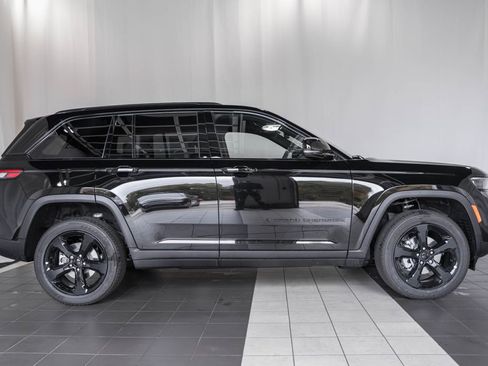 New 2025 Jeep Grand Cherokee Altitude w/ Trailer Tow Package image 3