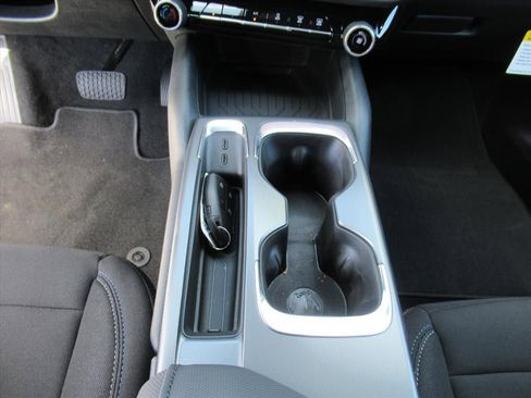 New 2026 Chevrolet Equinox EV LT image 21