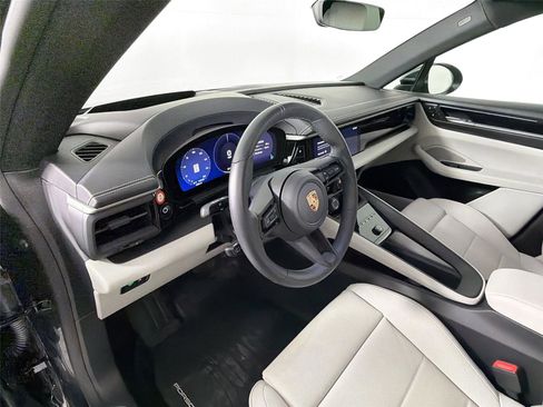 Certified 2025 Porsche Macan Electric RWD image 4