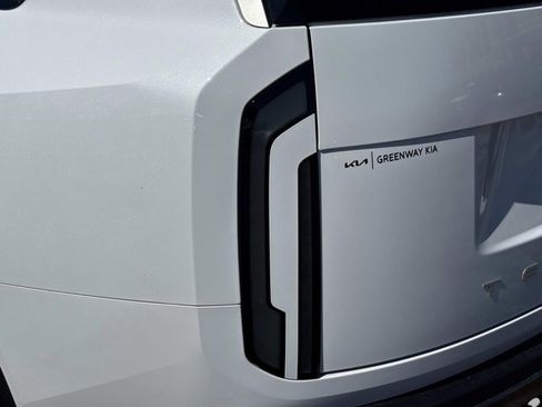 New 2027 Kia Telluride S image 11