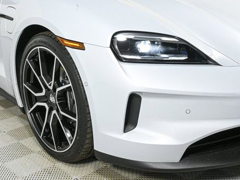 New 2025 Porsche Taycan image 36
