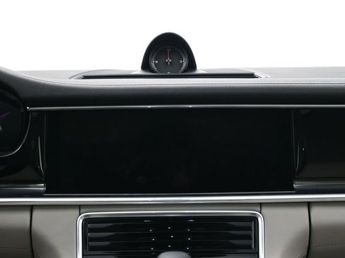 Certified 2023 Porsche Panamera Platinum Edition image 11