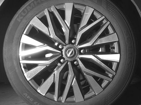 Used 2025 Nissan Altima 2.5 SV image 13