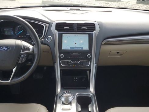 Used 2019 Ford Fusion SEL image 27