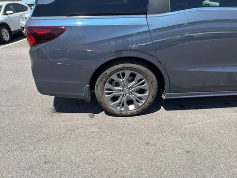 Used 2025 Honda Odyssey Touring image 12