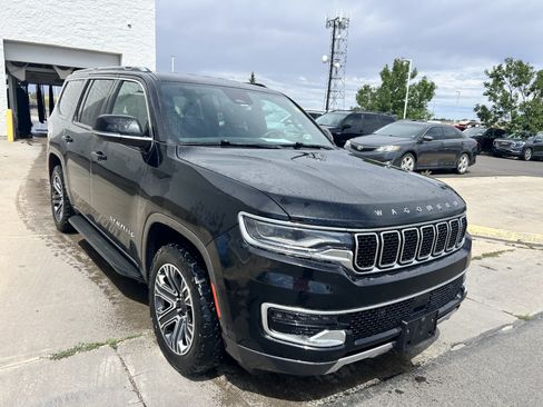 Used 2022 Jeep Wagoneer Series III AWD/4WD image 7