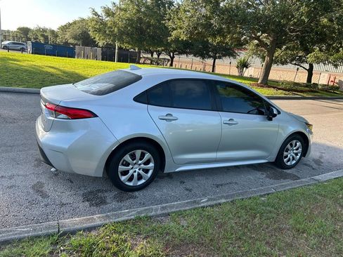 Certified 2025 Toyota Corolla LE FWD image 6