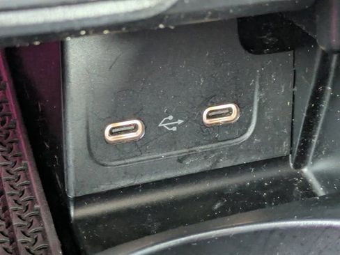 Used 2025 Mercedes-Benz C 300 Sedan image 23