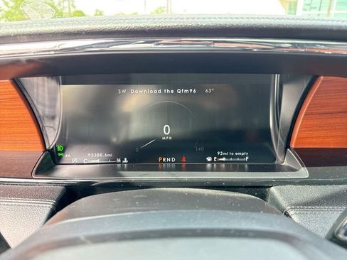 Used 2018 Lincoln Navigator Select AWD/4WD image 15