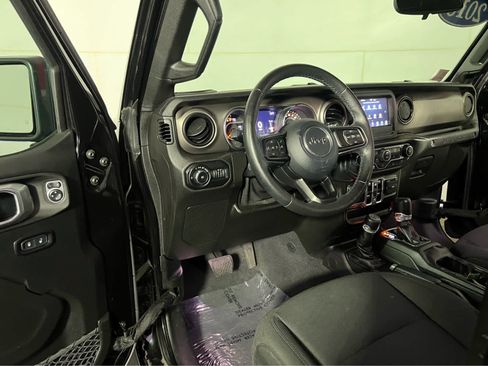 Used 2018 Jeep Wrangler Unlimited Sport S AWD/4WD image 21