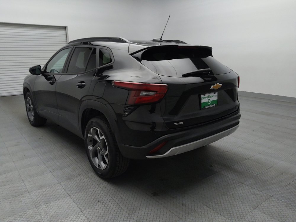 Used 2024 Chevrolet Trax LT w/ Driver Confidence Package FWD image 5
