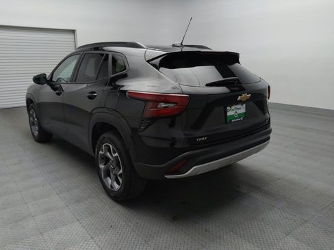 Used 2024 Chevrolet Trax LT w/ Driver Confidence Package FWD image 5