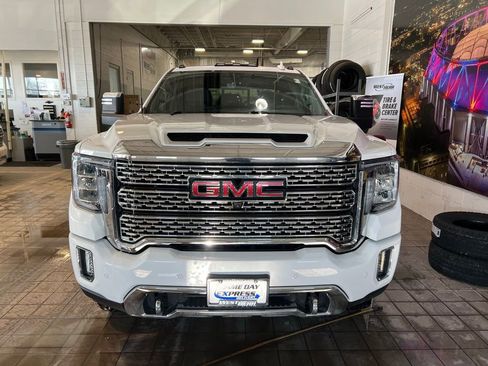 Used 2021 GMC Sierra 2500 Denali w/ Technology Package image 2