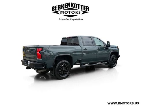Used 2025 Chevrolet Silverado 3500 LTZ w/ LTZ Plus Package AWD/4WD image 3