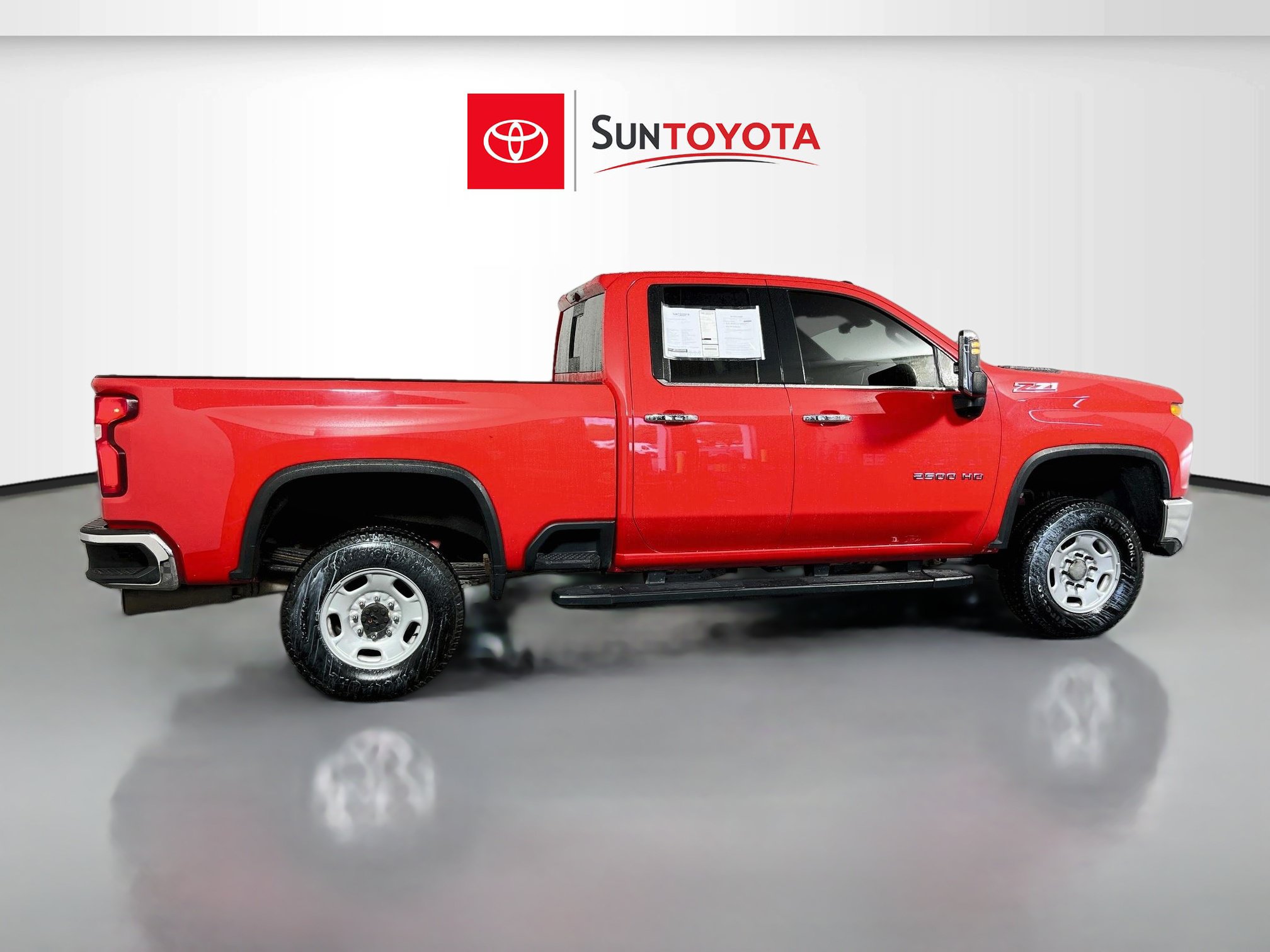 Used 2023 Chevrolet Silverado 2500 LTZ AWD/4WD image 2