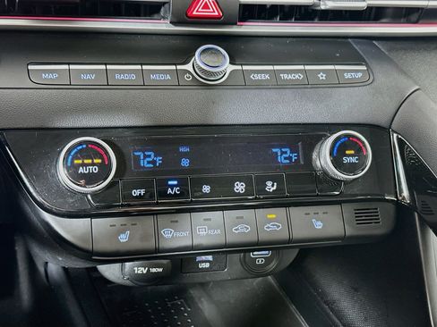 Certified 2023 Hyundai Elantra Limited FWD image 16