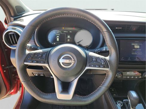 Used 2023 Nissan Kicks SR image 21