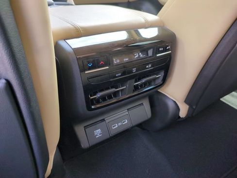 Used 2022 Acura MDX FWD w/ Technology Package image 13
